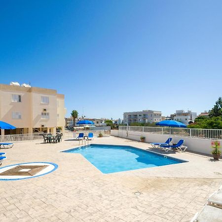 Sofia Apartment 700M Away From The Beach Paralimni Eksteriør billede
