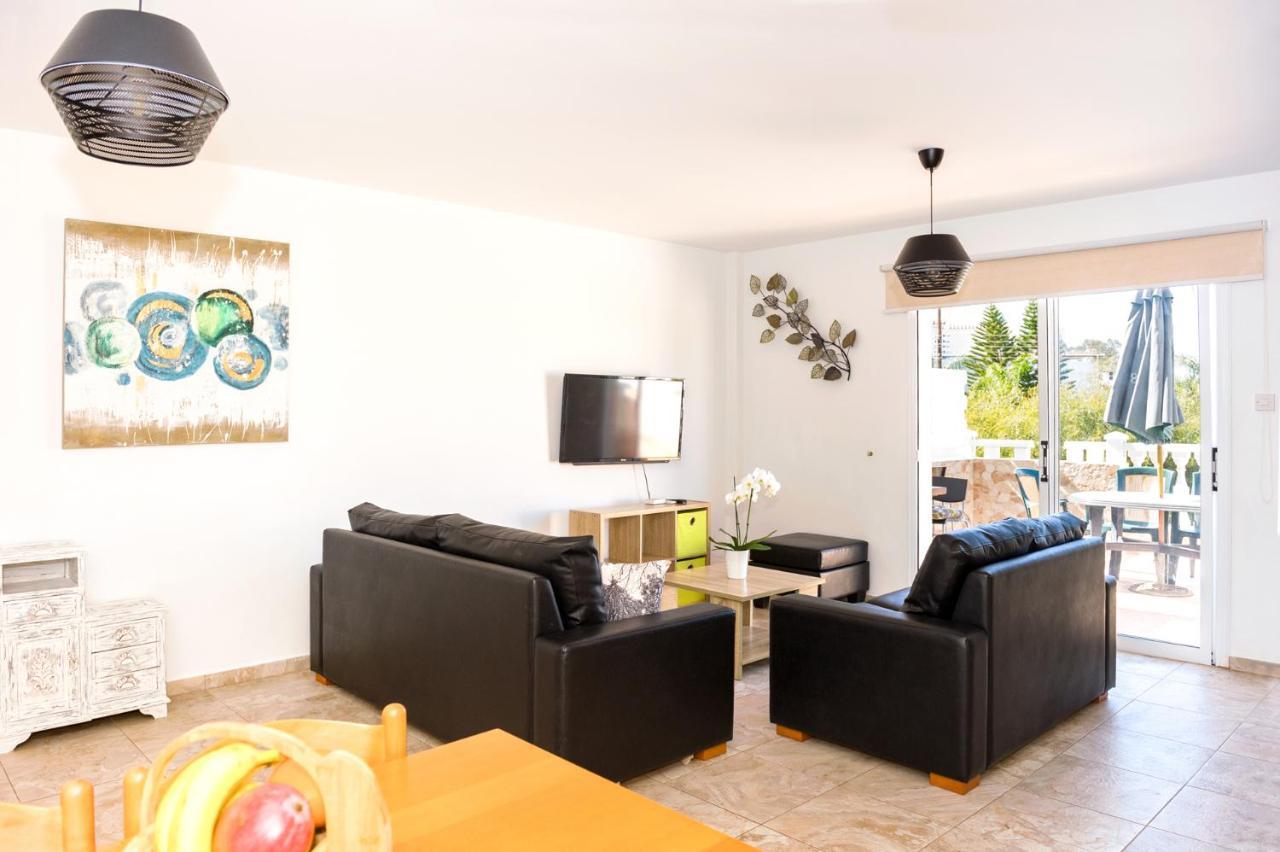 Sofia Apartment 700M Away From The Beach Paralimni Eksteriør billede