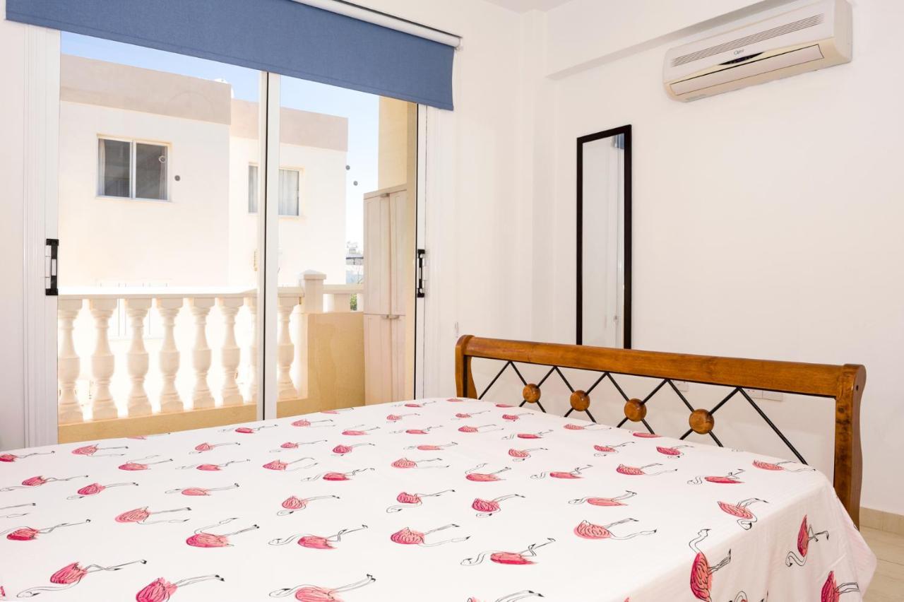 Sofia Apartment 700M Away From The Beach Paralimni Eksteriør billede