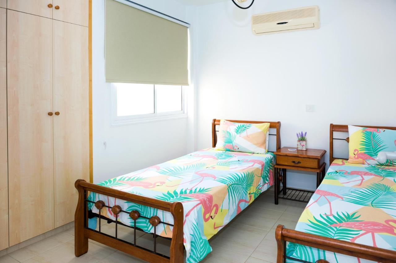 Sofia Apartment 700M Away From The Beach Paralimni Eksteriør billede