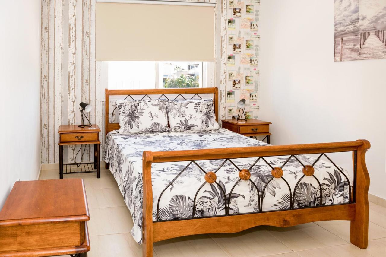Sofia Apartment 700M Away From The Beach Paralimni Eksteriør billede