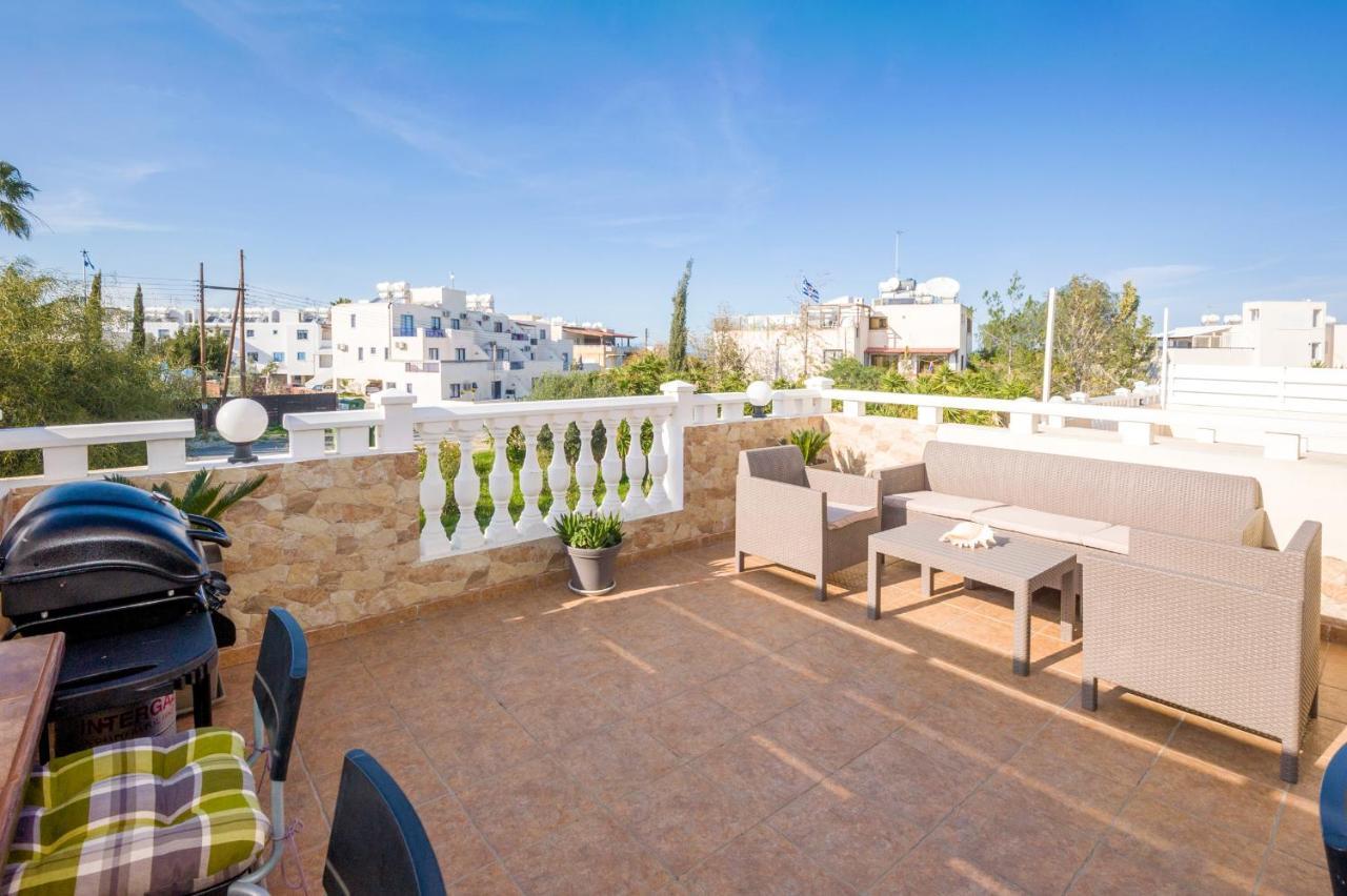 Sofia Apartment 700M Away From The Beach Paralimni Eksteriør billede