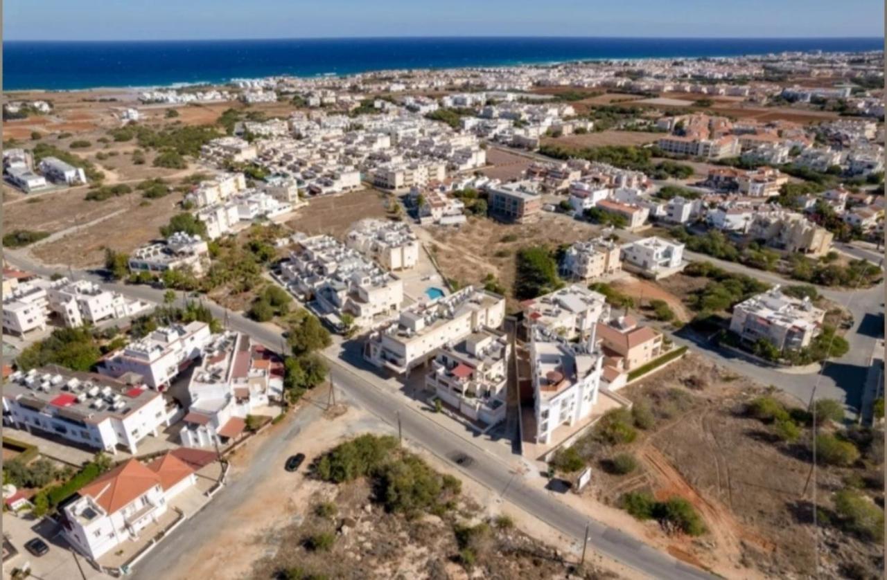 Sofia Apartment 700M Away From The Beach Paralimni Eksteriør billede