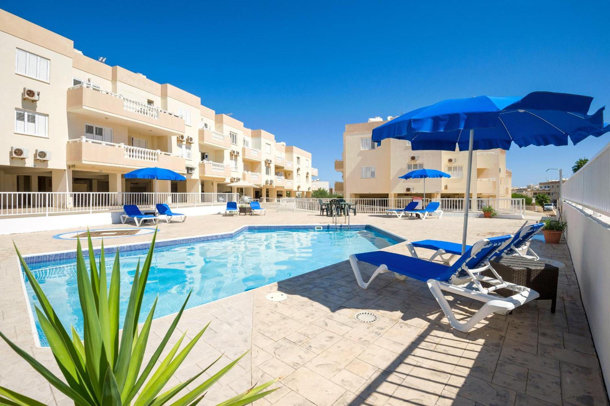 Sofia Apartment 700M Away From The Beach Paralimni Eksteriør billede